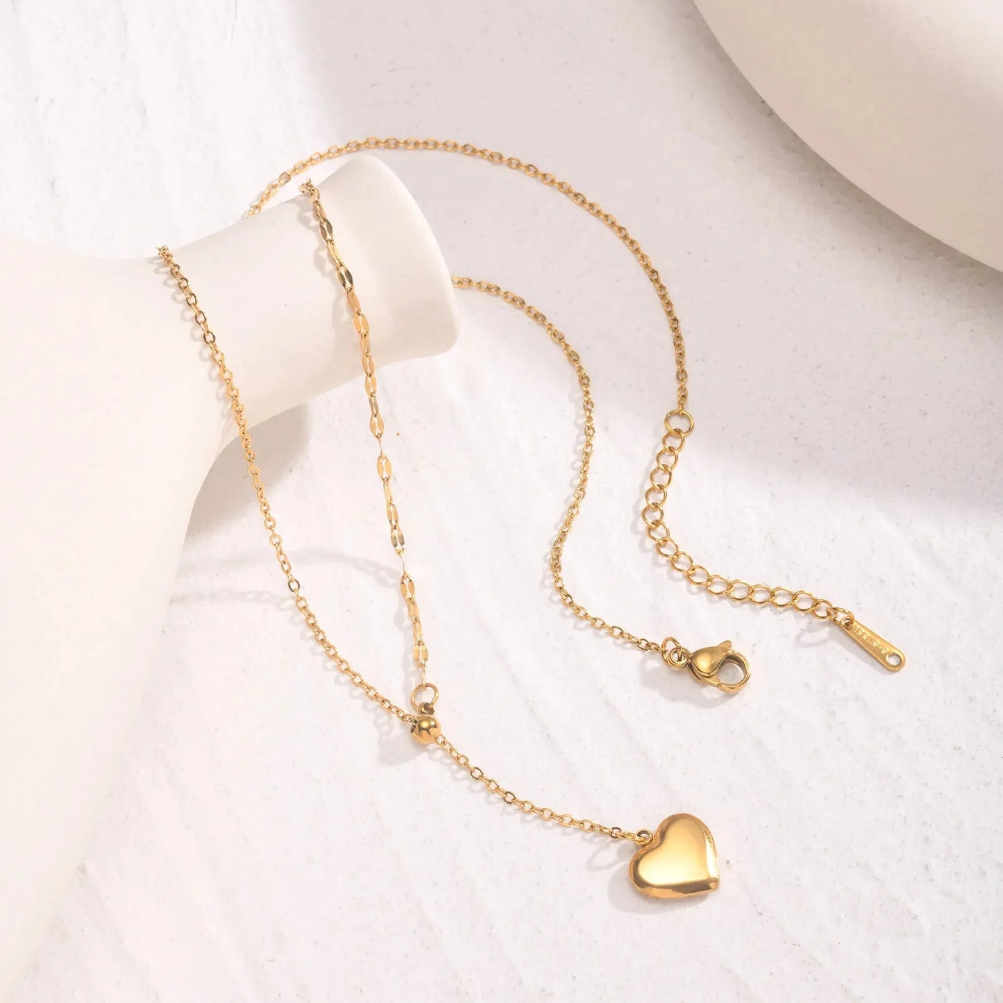 14k Dainty Feminine Heart Dangle Necklace