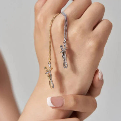 Bonding Hug Necklace