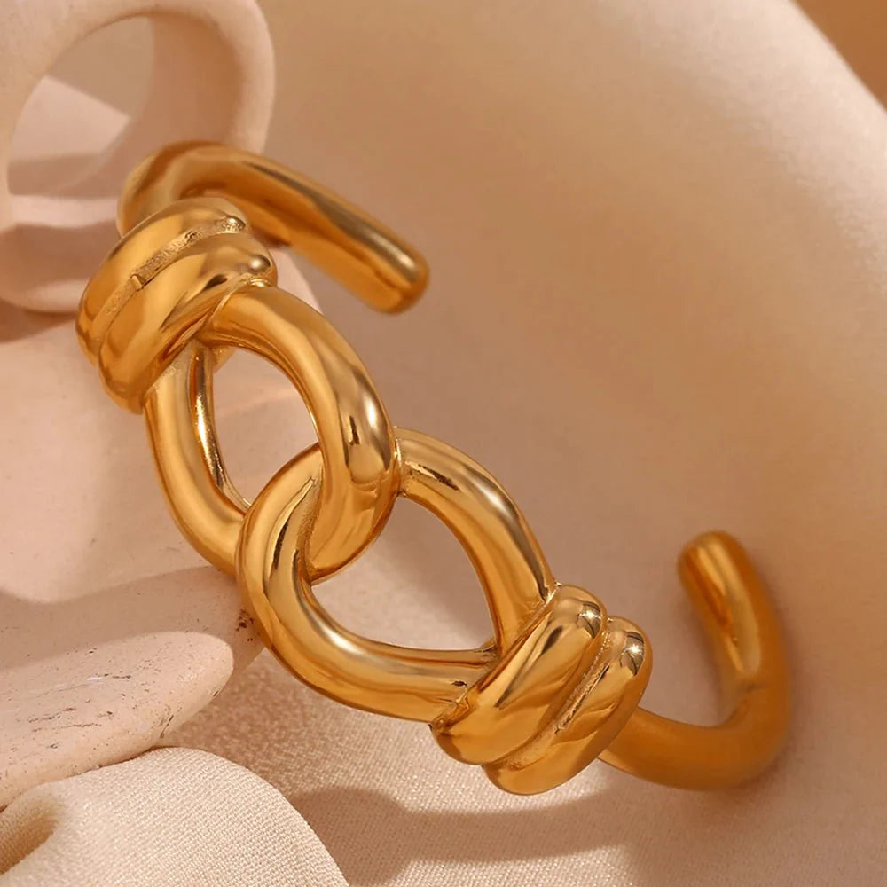 18k Chunky Buckle Open Bangle Bracelet