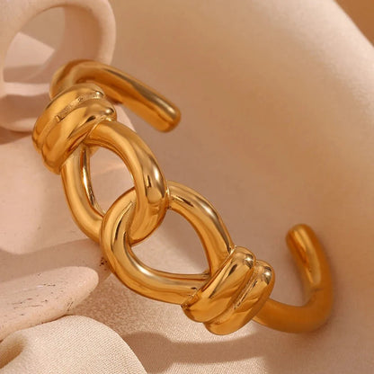 18k Chunky Buckle Open Bangle Bracelet