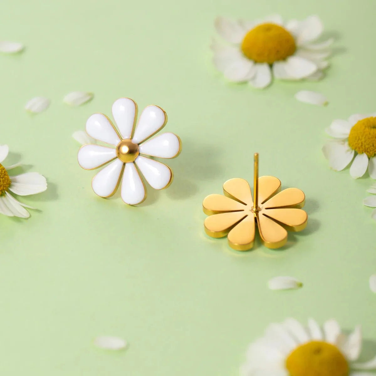 18k Dainty Daisy Floral Earrings