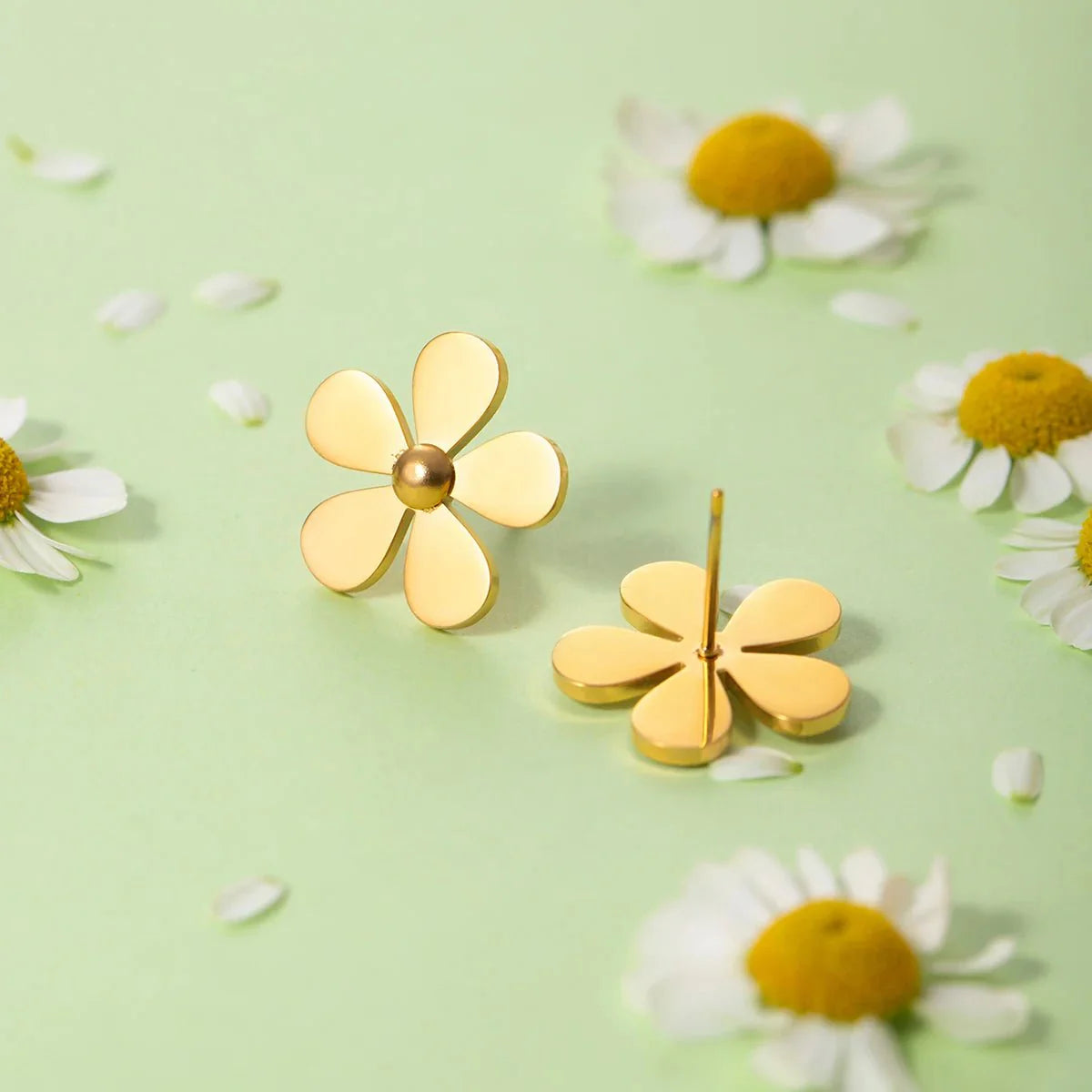 18k Dainty Flower Earrings