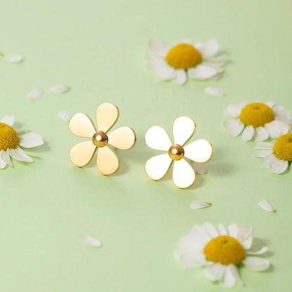 18k Dainty Flower Earrings