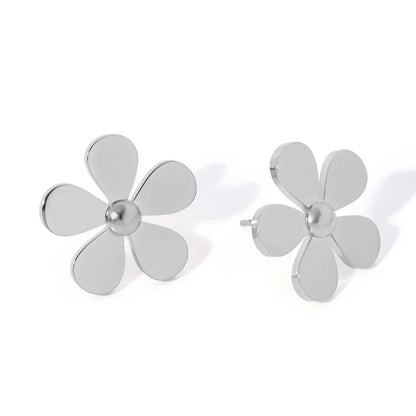 18k Dainty Flower Earrings