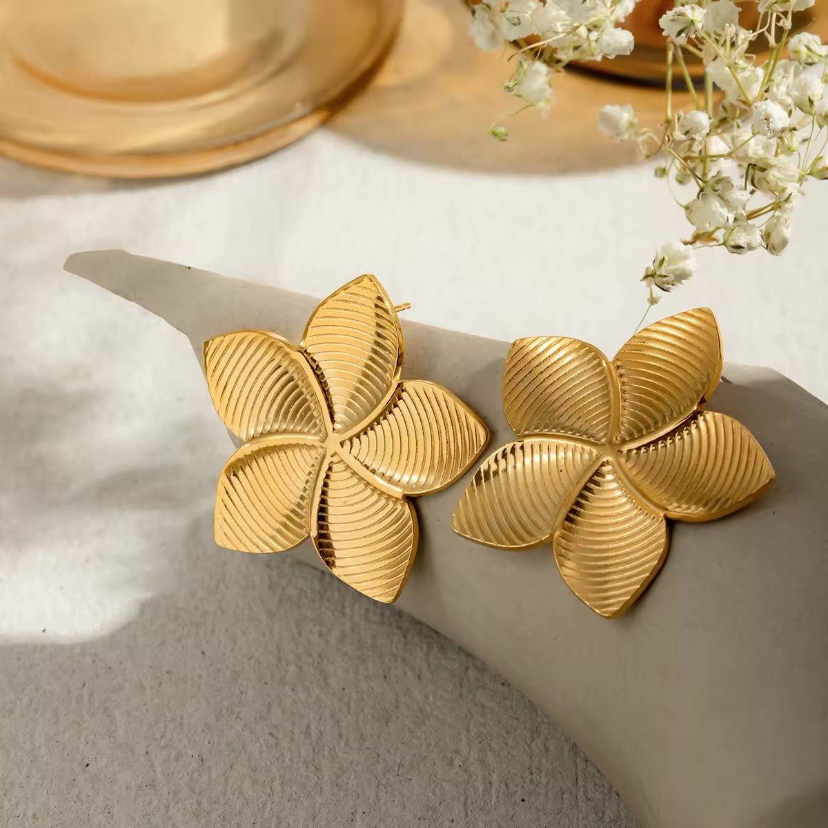 18k Glamorous Gold Floral Stud Earrings & Ring