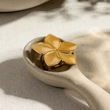 18k Glamorous Gold Floral Stud Earrings & Ring