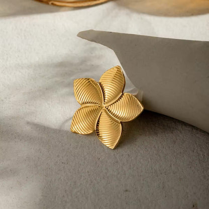 18k Glamorous Gold Floral Stud Earrings & Ring