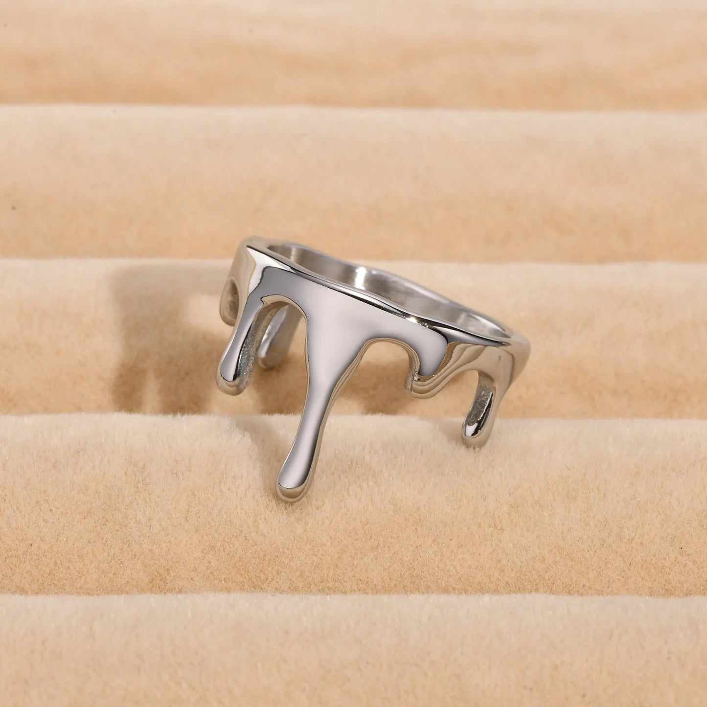 18k Minimal Melting Ring
