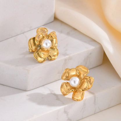18k Pearl Flower Earrings