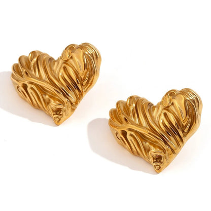 18k Textured Wavy Heart Stud Earrings