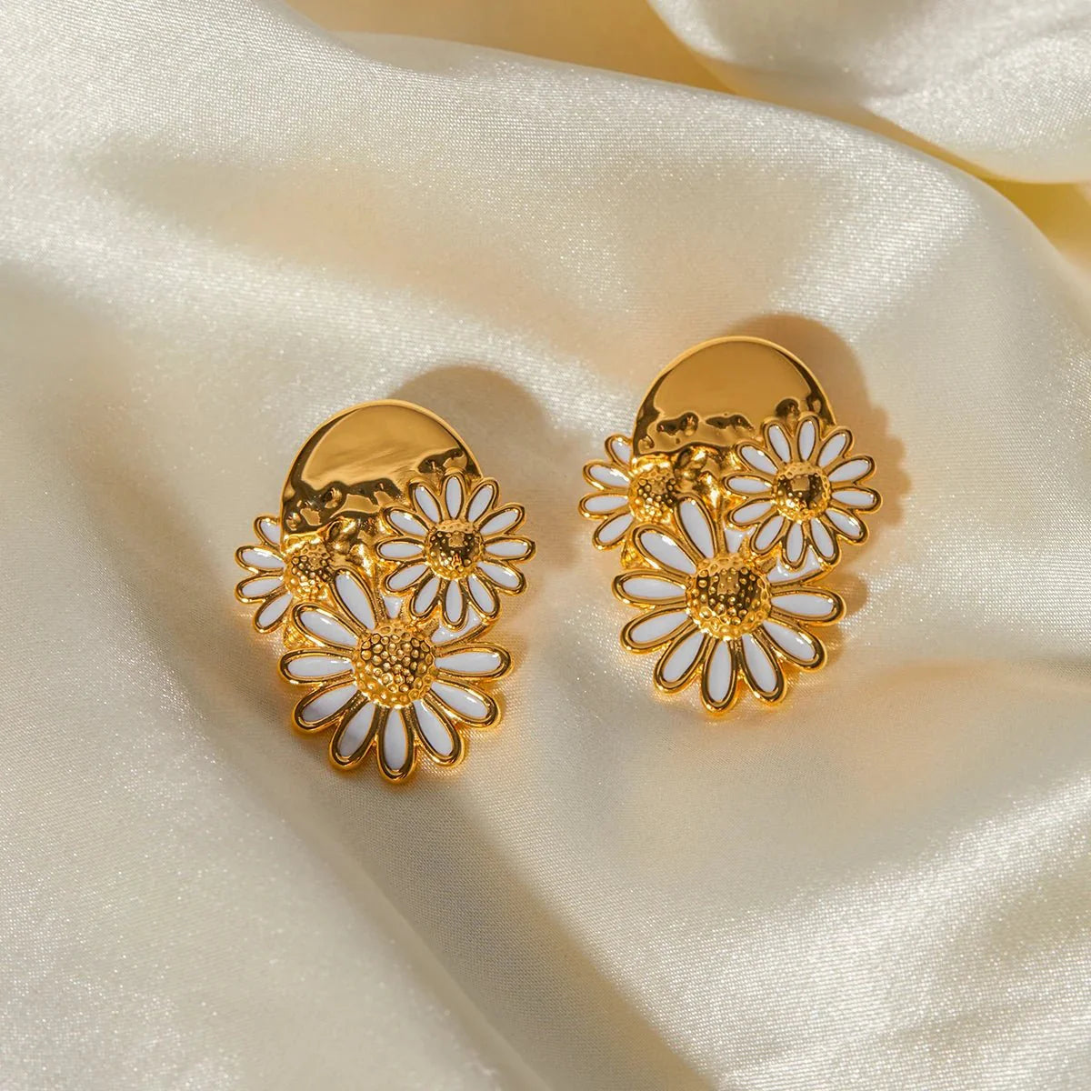 18k Trio Daisy Floral Earrings