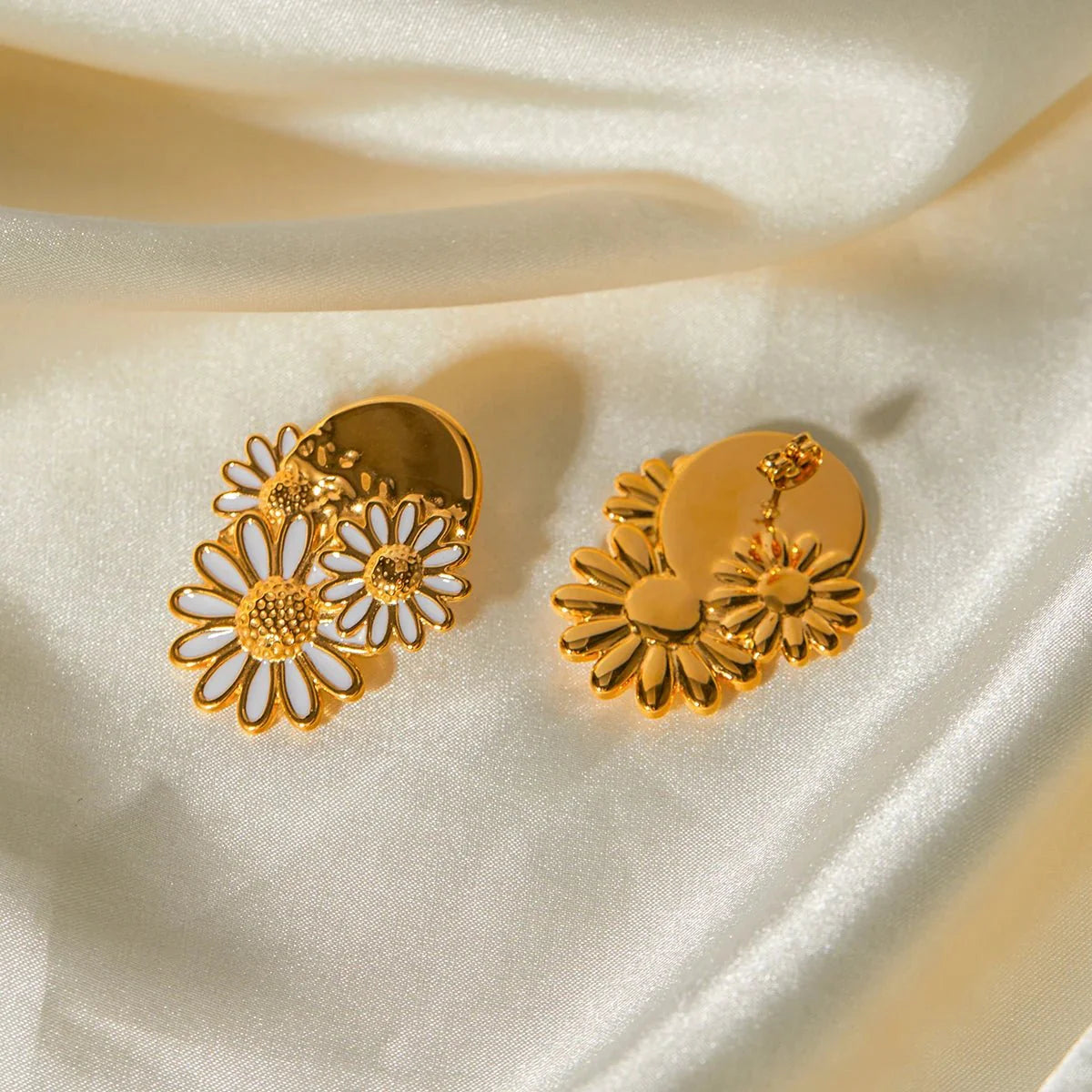 18k Trio Daisy Floral Earrings