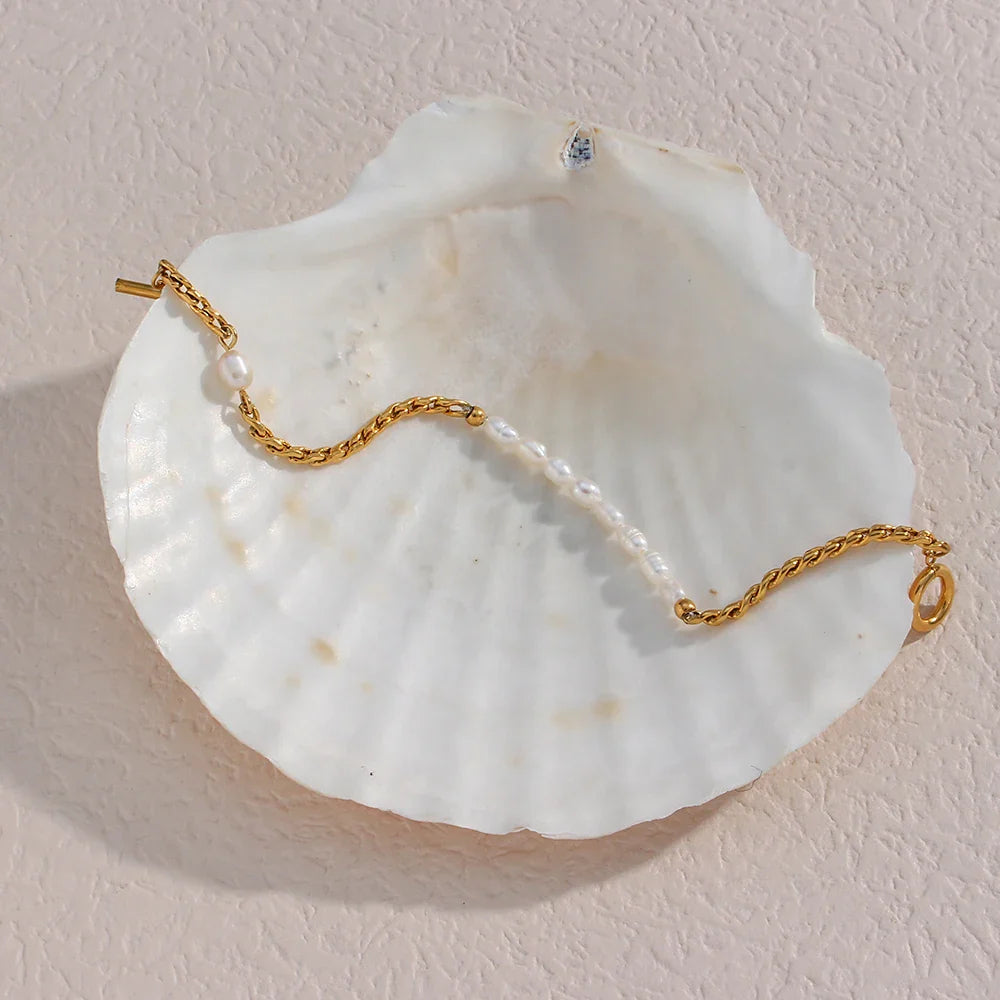 Classic Twist Pearl Circle Lock Bracelet