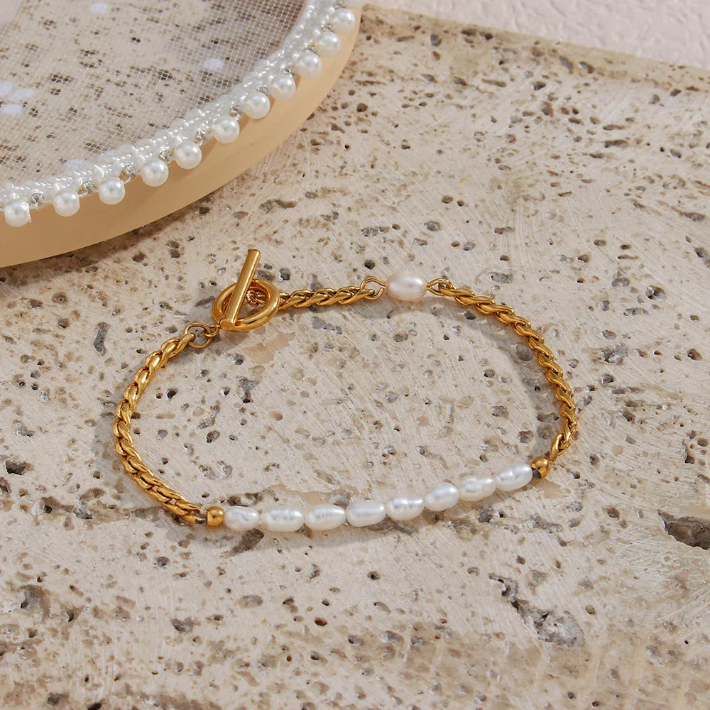 Classic Twist Pearl Circle Lock Bracelet