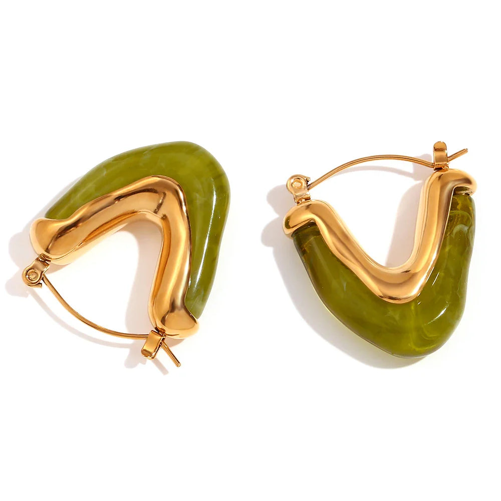 18k Classy V Hoop Earrings