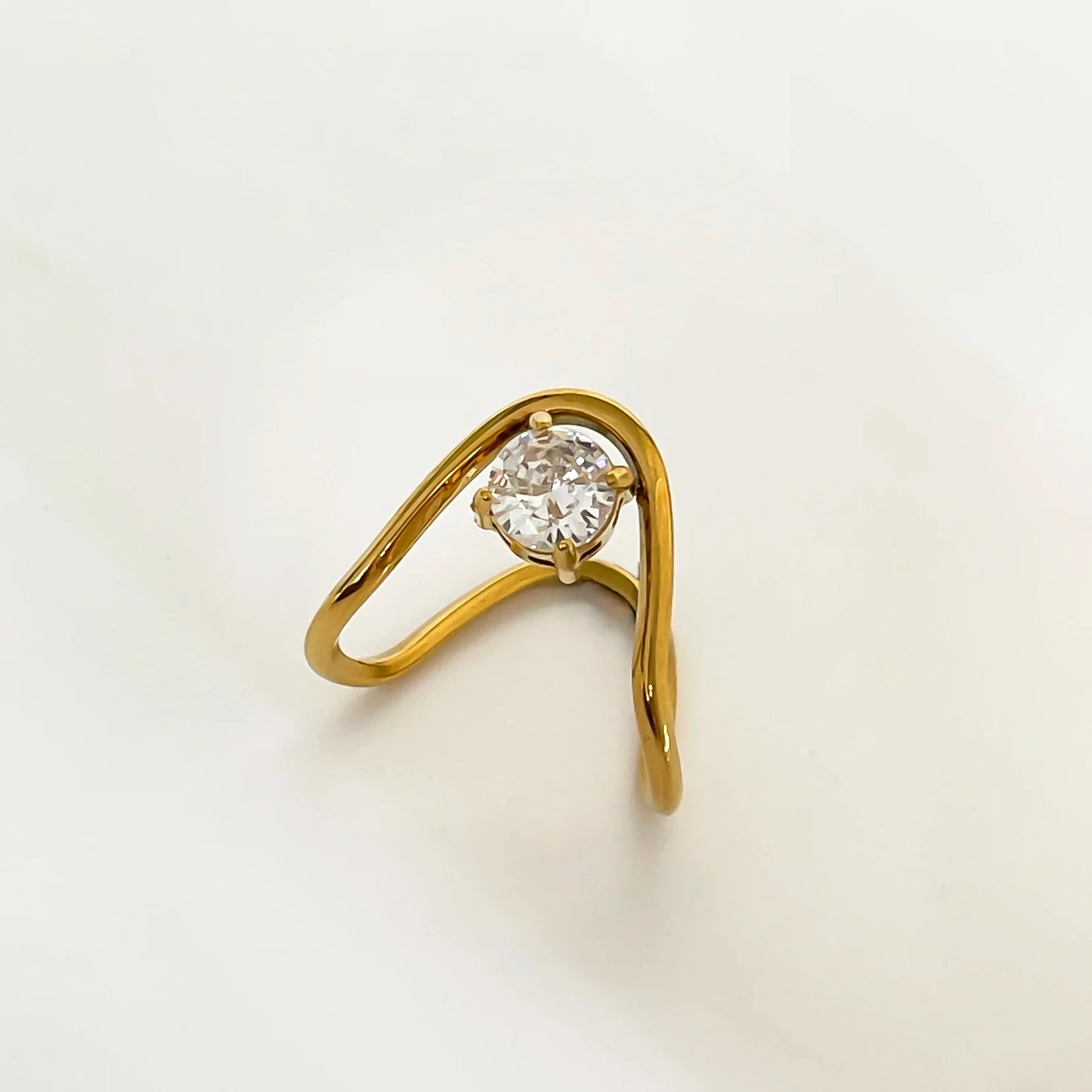 18k Irregular Twist Diamond Ring