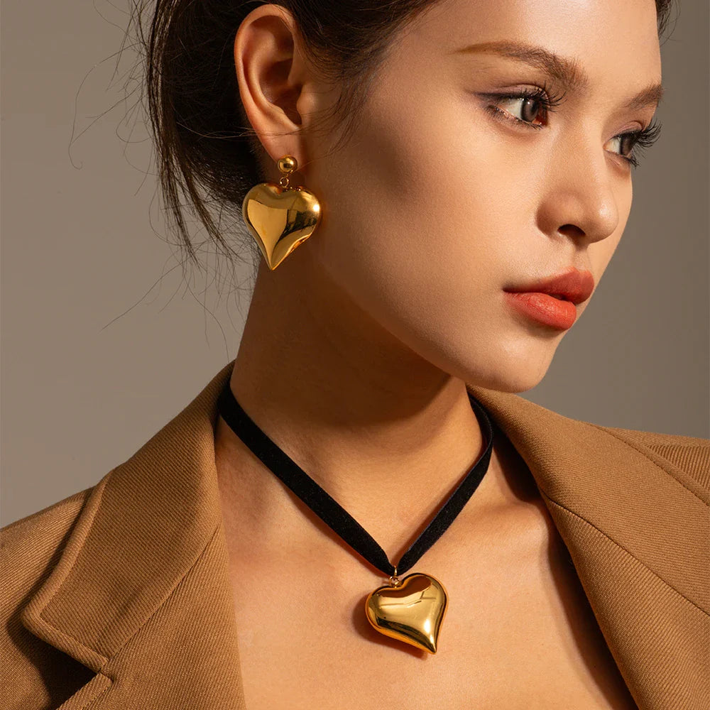 Chunky Heart Strap Necklace