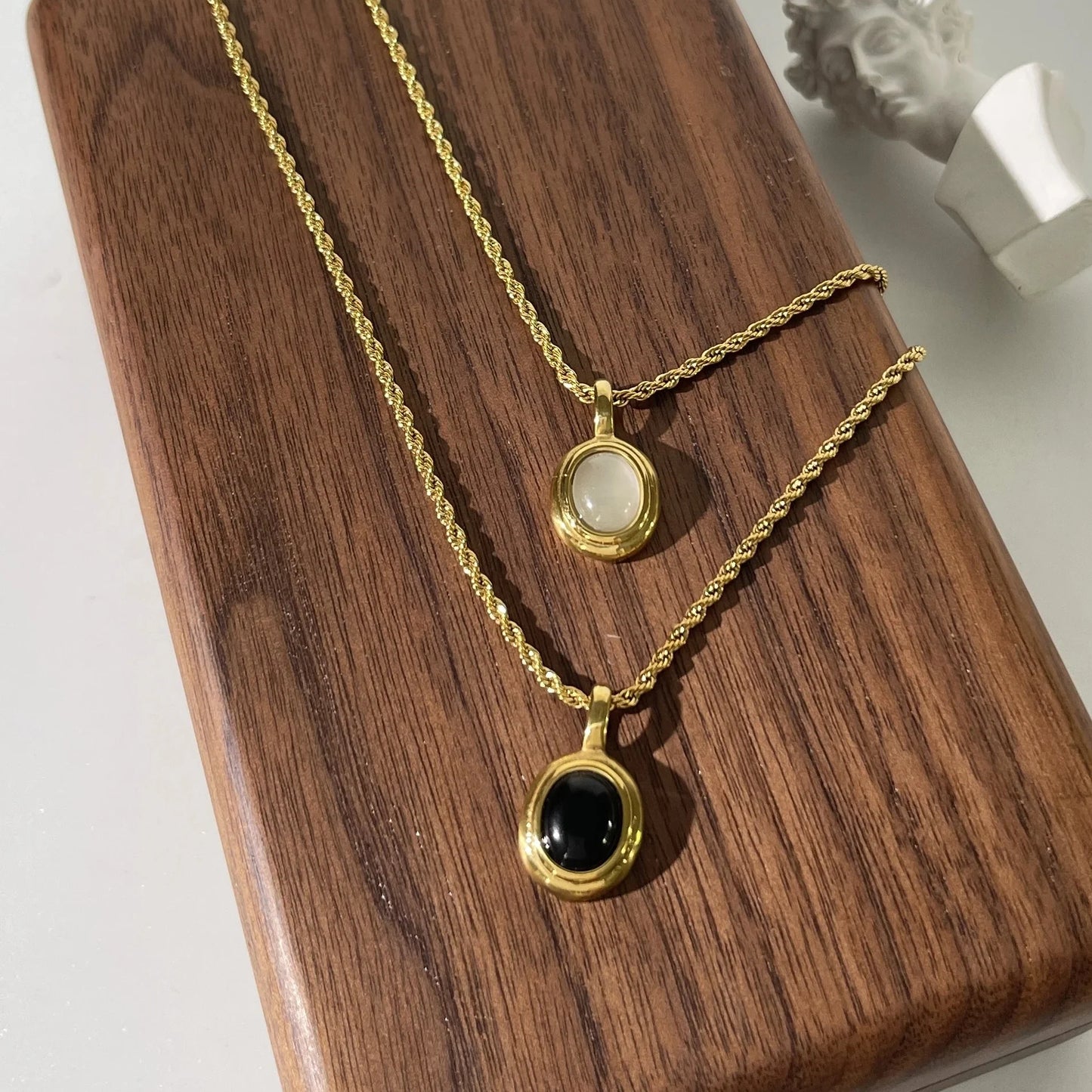 18k Classy Vintage Inspired Oval Gem Stone Necklace