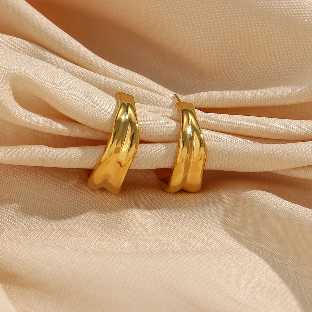 Minimal Textured Crevice Earrings