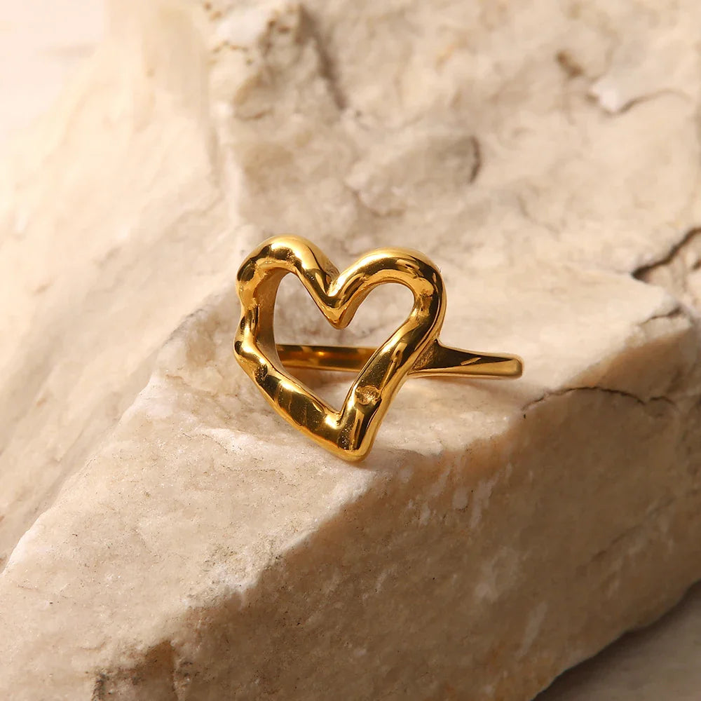18k Melted Heart Ring