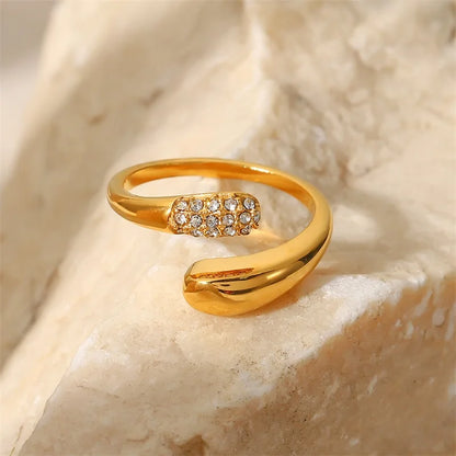 18k Dainty Diamond Tip Wrap Around Ring