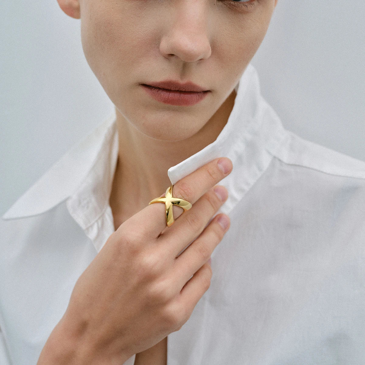 18k Classy Crossed Intersect Ring