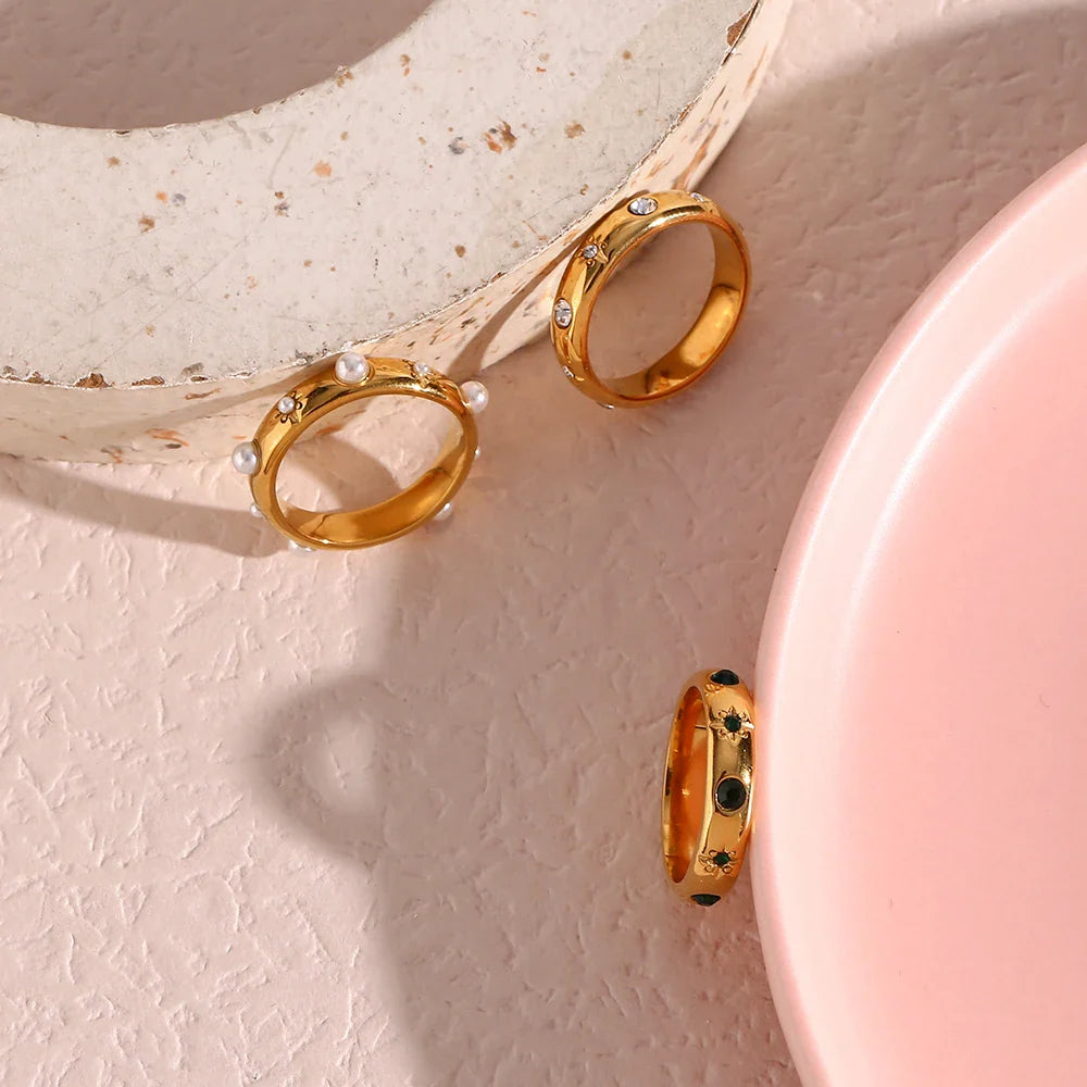 18k Star & Stone Embedded Ring