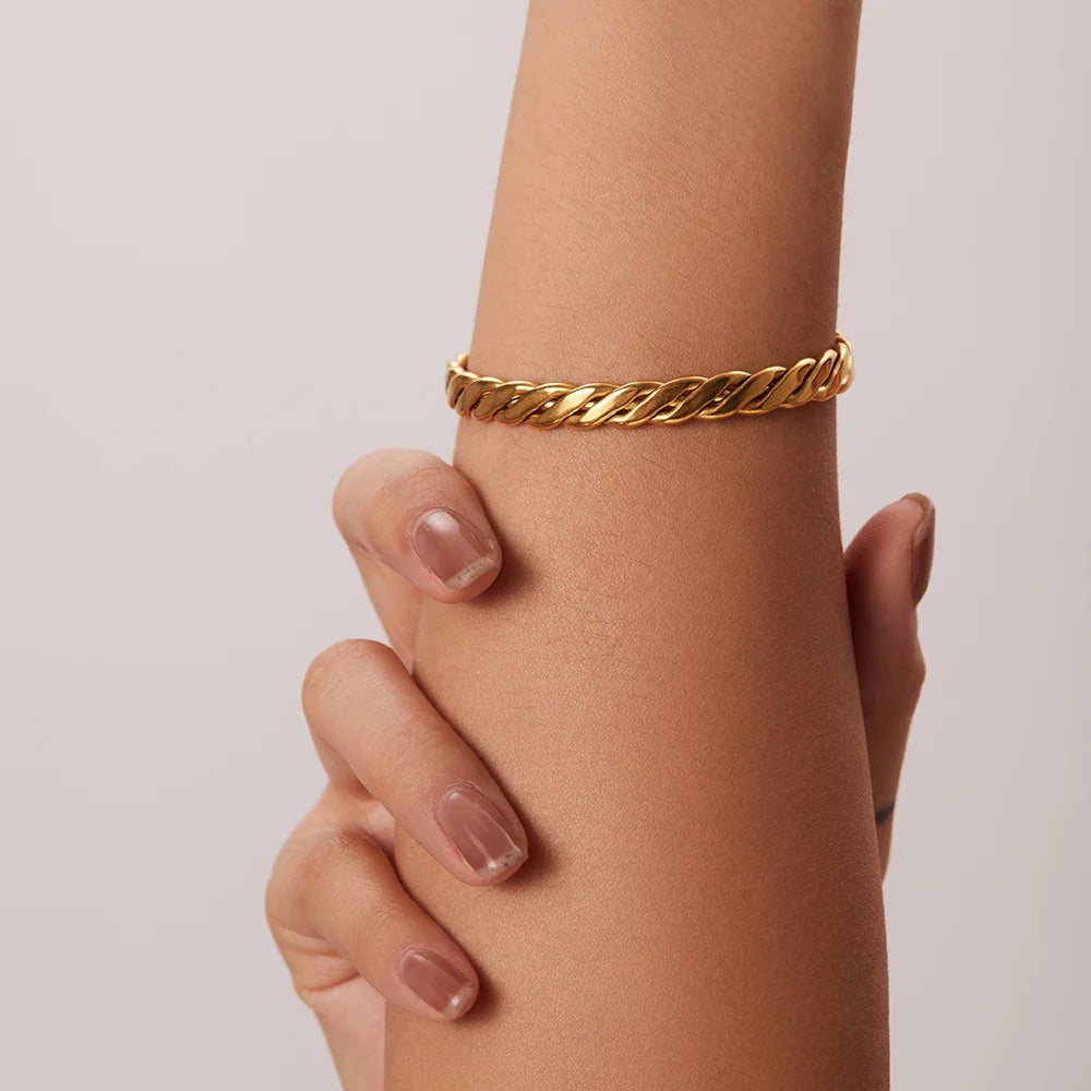 18k Chunky Gold Woven Bangle Bracelet