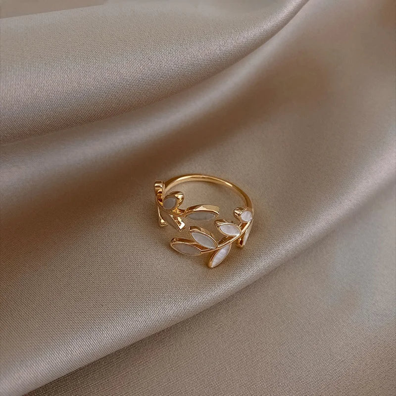 Adjustable Classy Gold Leaf Ring