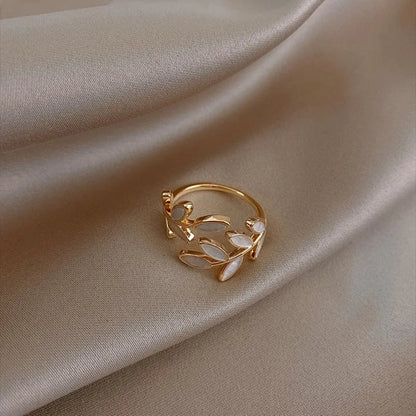 Adjustable Classy Gold Leaf Ring