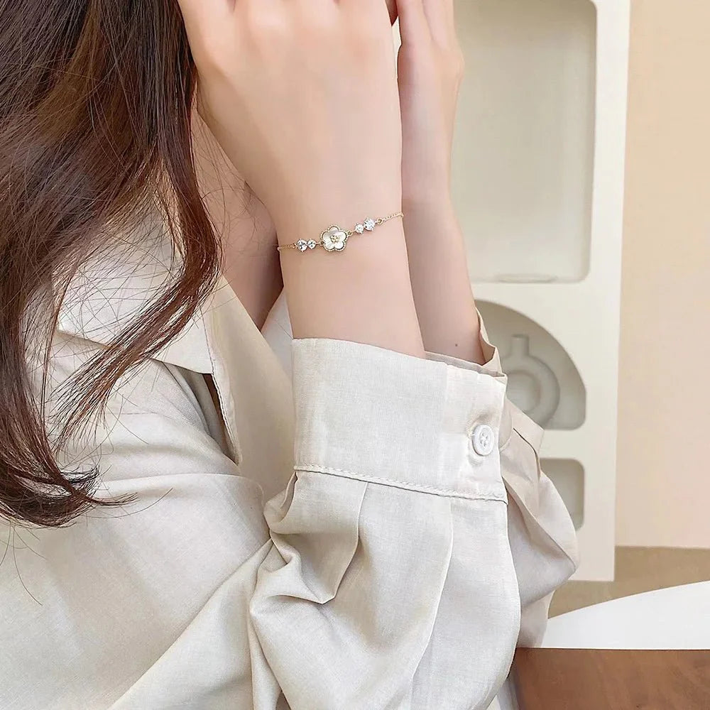 Adjustable Textured Floral Shell Diamond Bracelet