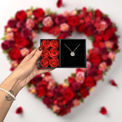 18k Dainty Eternal Clover Necklace