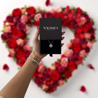 18k Dainty Eternal Clover Necklace