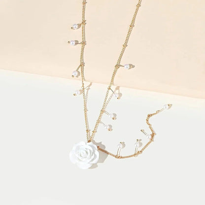 Blanc La Floral Necklace