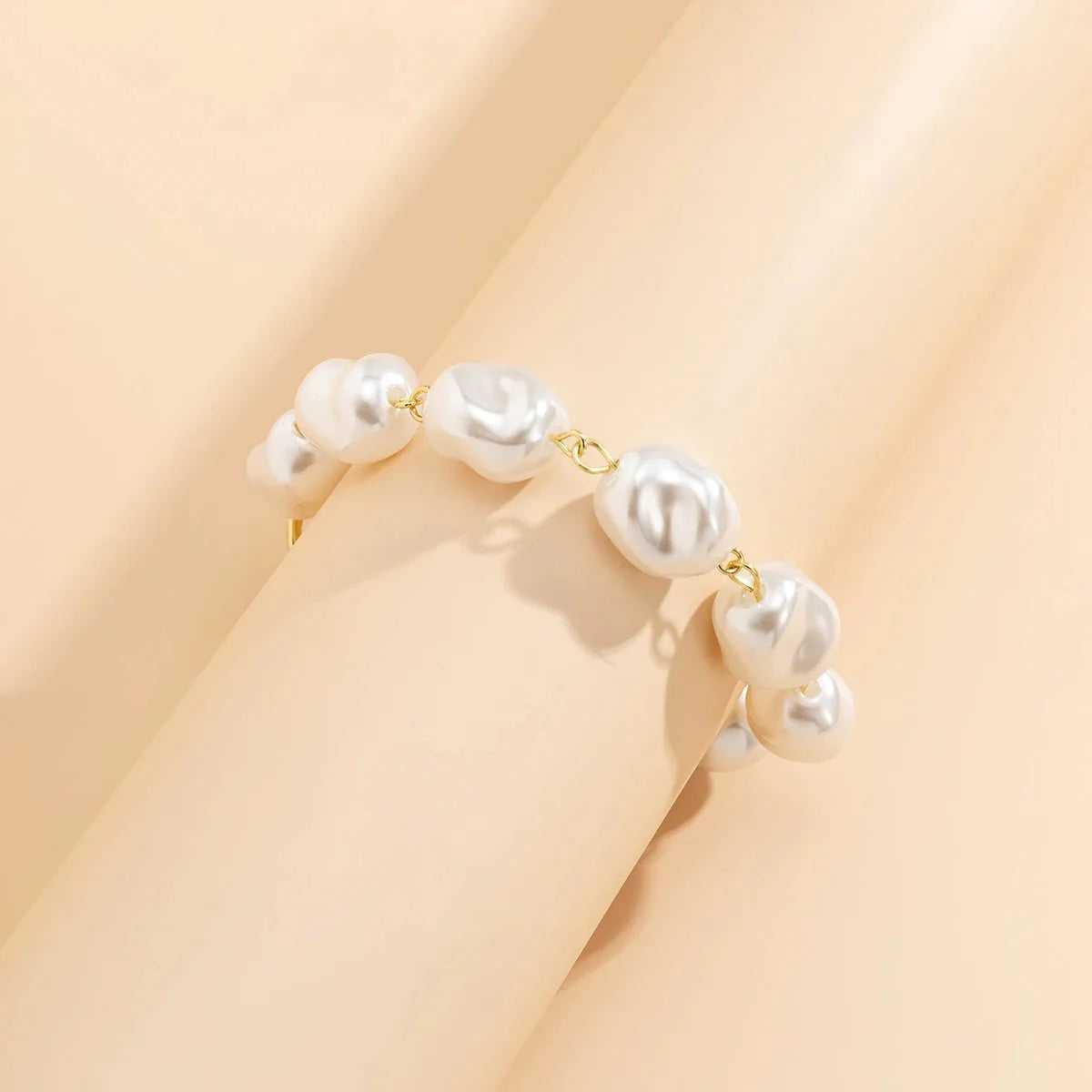 Classy Asymmetric Pearl Bracelet