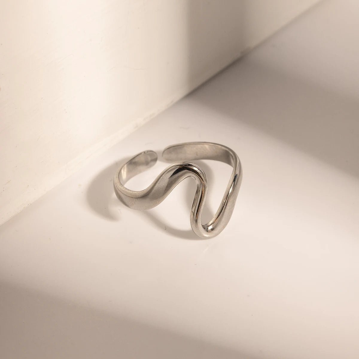 Curvea Ring