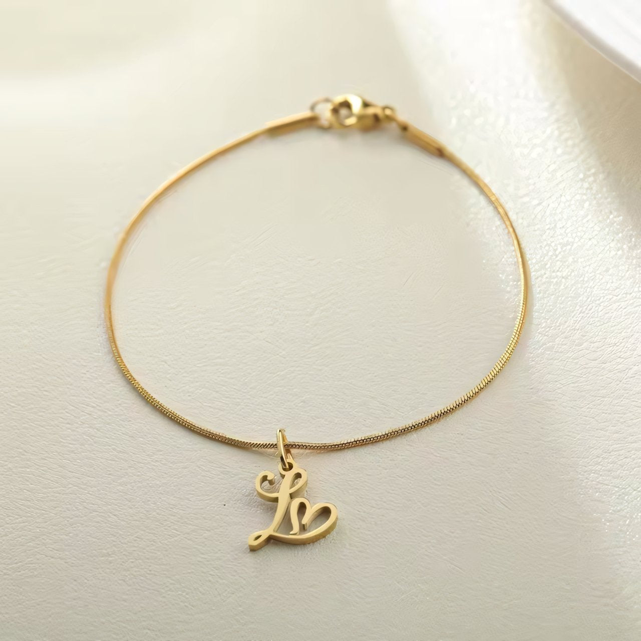 Dainty Cursive Heart Letter Initial Chain Bracelet