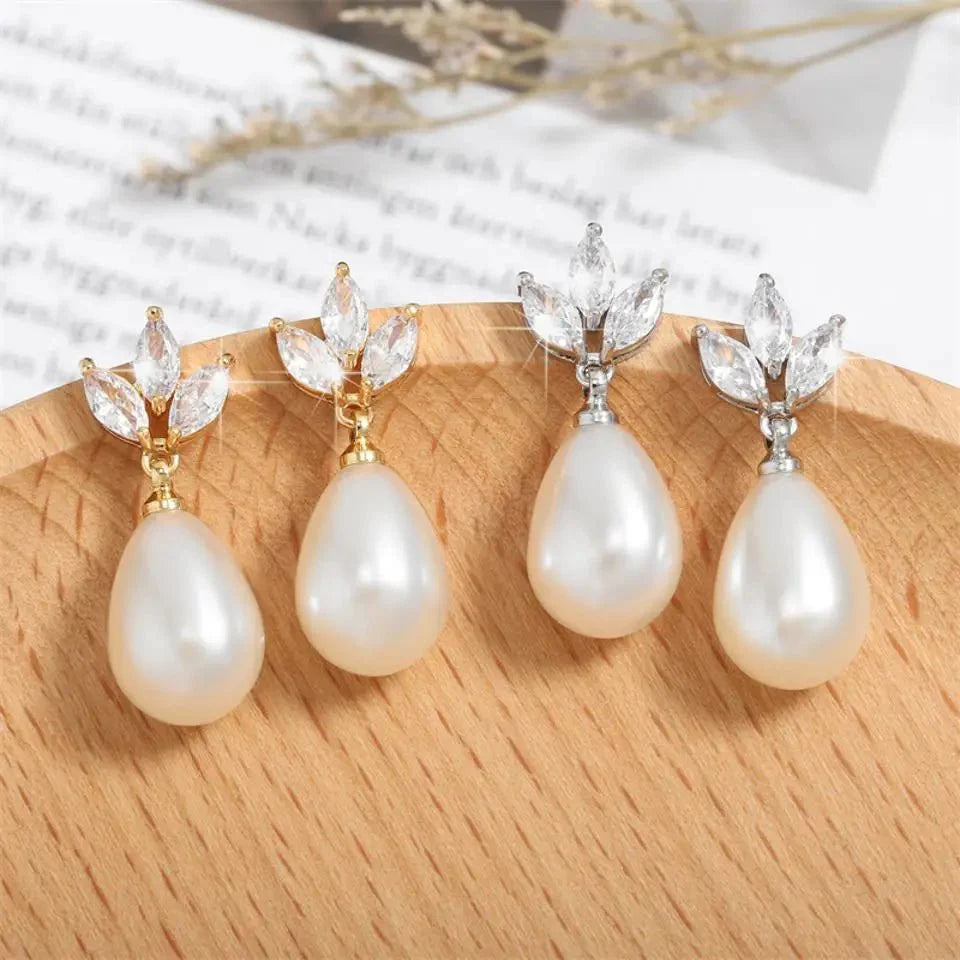 Dainty Diamond Leaf Pearl Earrings
