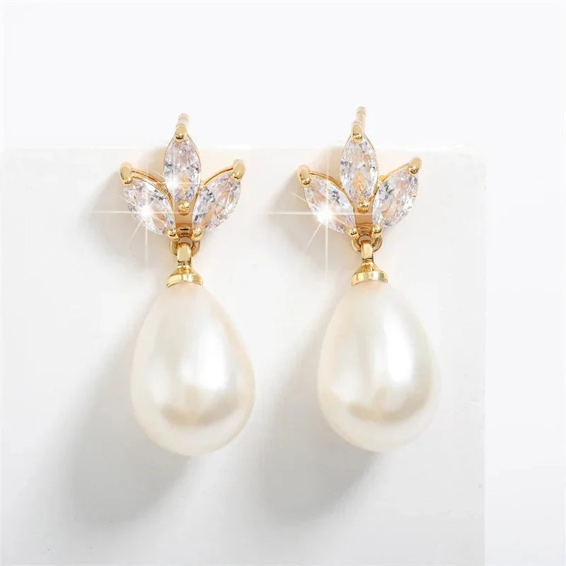 Dainty Diamond Leaf Pearl Earrings
