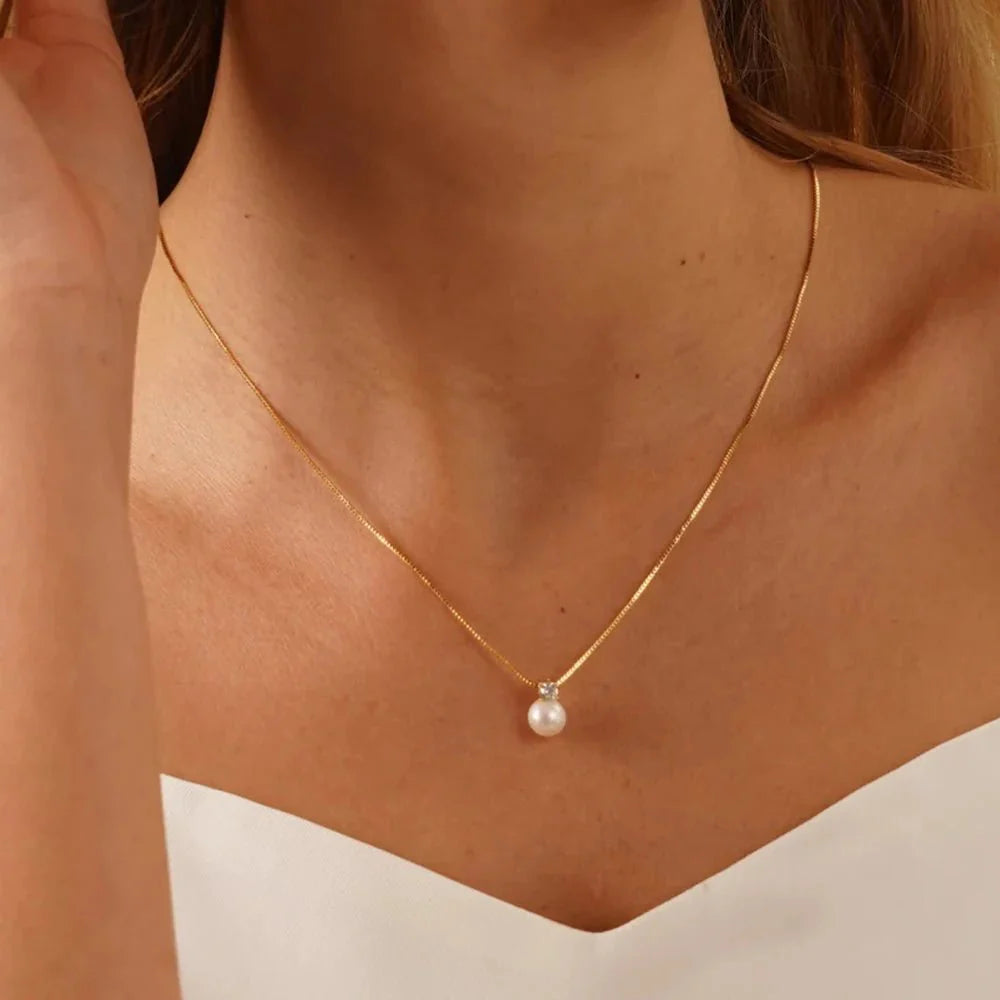 Dainty Diamond Pearl Necklace
