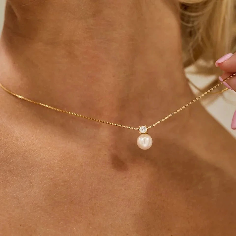 Dainty Diamond Pearl Necklace