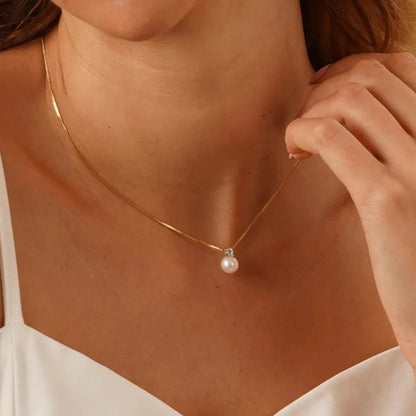 Dainty Diamond Pearl Necklace
