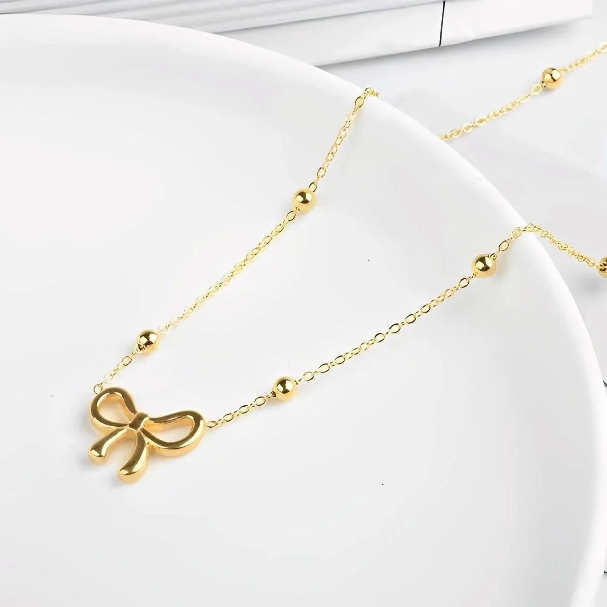 Dainty Feminine Bow Necklace
