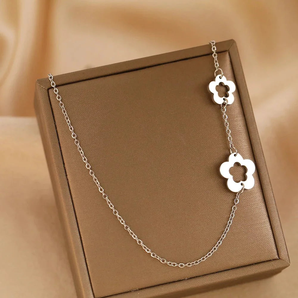Dainty Floral Outline Neck Pendant Choker Necklace