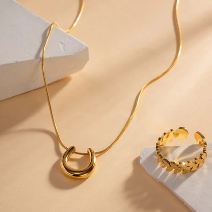 Dainty Lucky Horseshoe Necklace