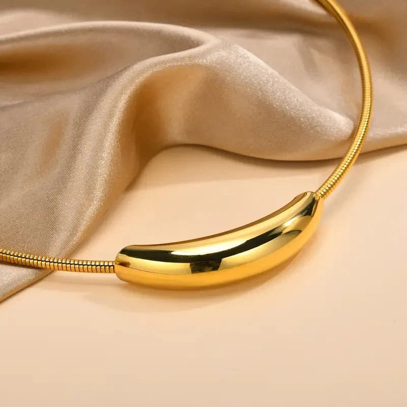 Dainty Modern Curve Choker Necklace