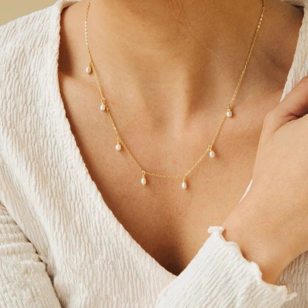 Dainty Pearl Droplets Necklace