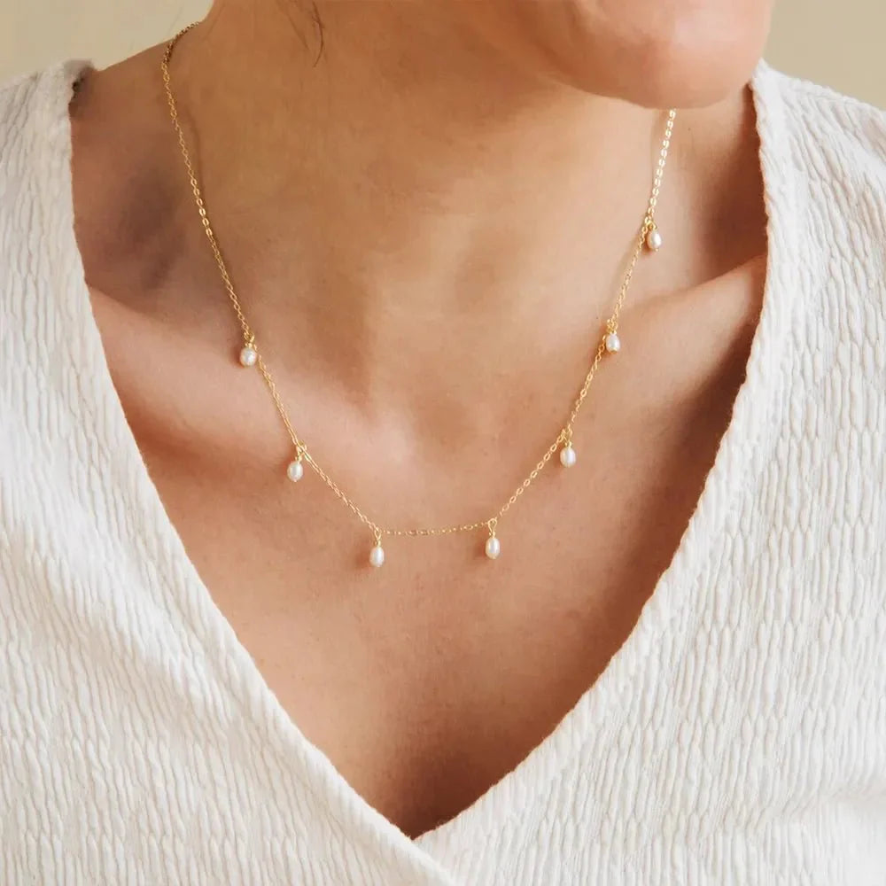 Dainty Pearl Droplets Necklace
