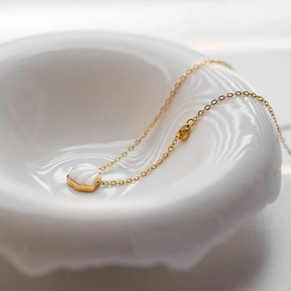 Dainty Tropical Sea Shell Necklace