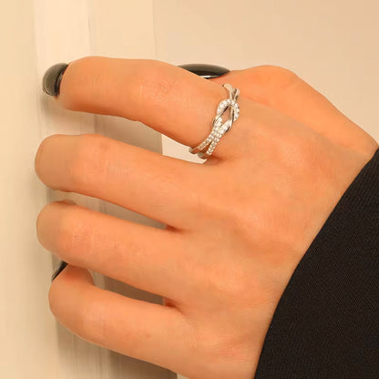 Forever Connected Knot Ring